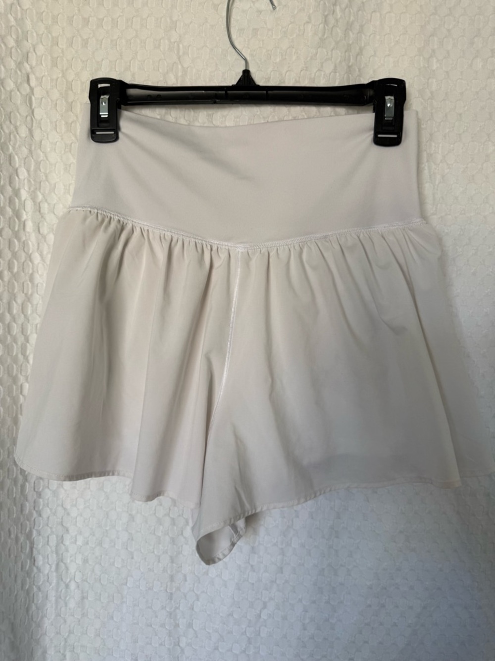 OFFLINE by Aerie White Flowy Overlay Shorts High Waisted Athletic Double Layer - Picture 2 of 4